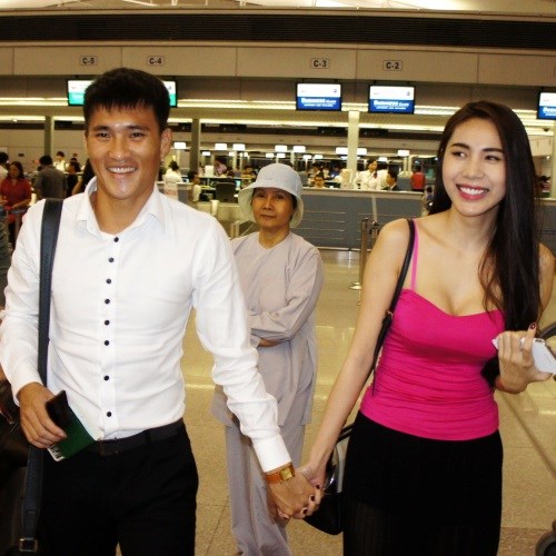 9 năm bên nhau, Thủy Tiên vẫn "sướng hơn tiên" vì Công Vinh - 10