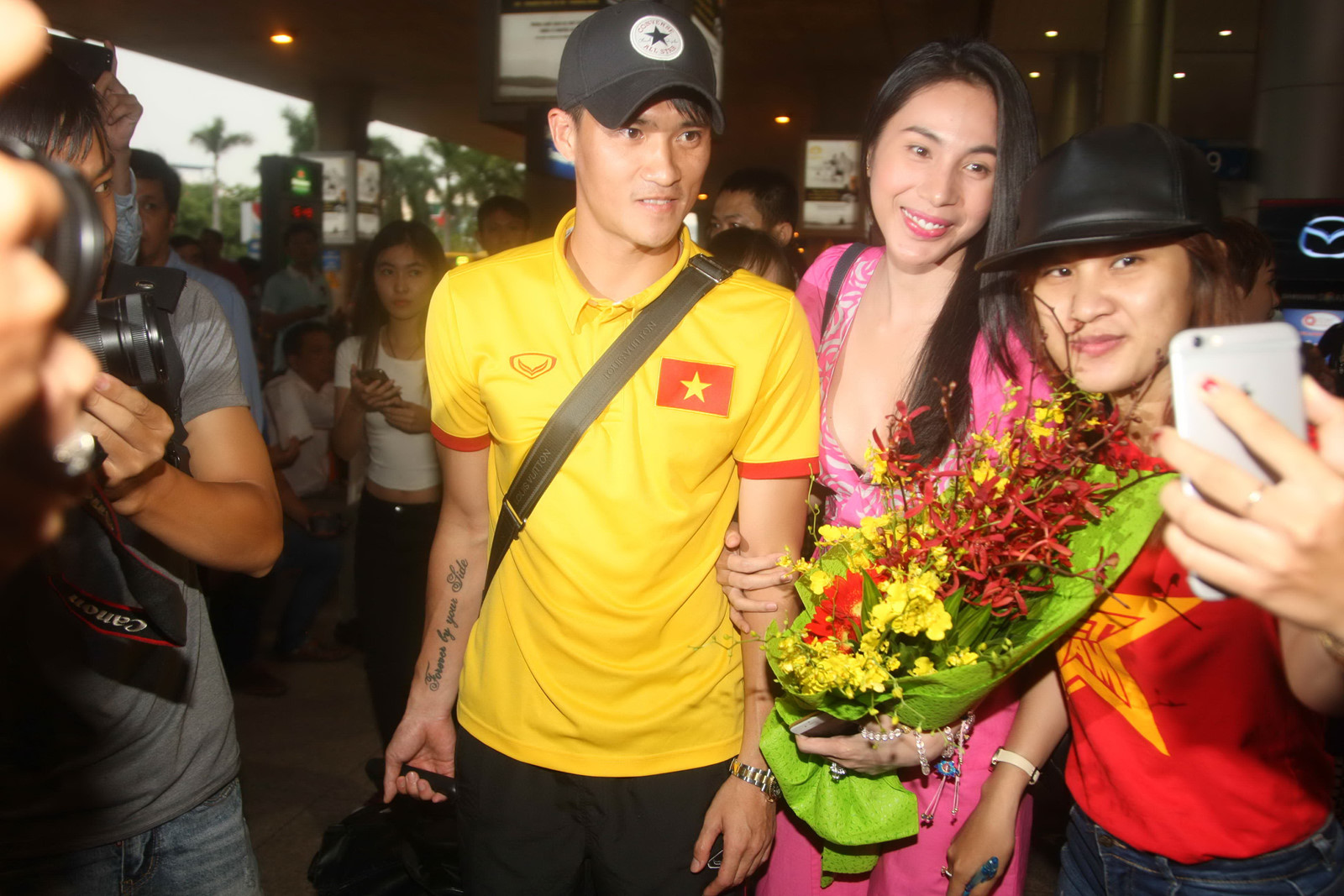 9 năm bên nhau, Thủy Tiên vẫn "sướng hơn tiên" vì Công Vinh - 14