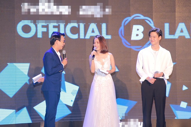 Huỳnh Anh, Hoàng Oanh ngồi bên nhau thân mật hậu chia tay - 6