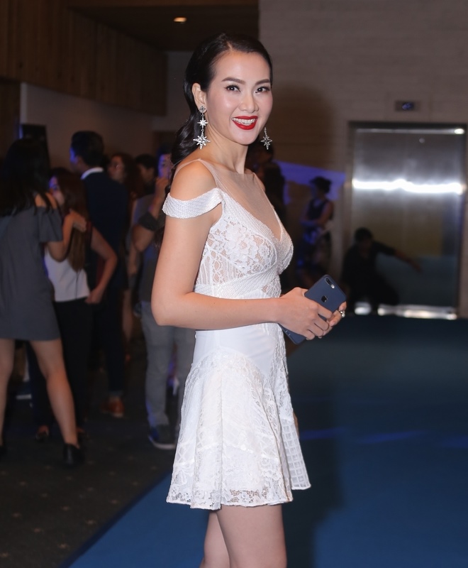 Huỳnh Anh, Hoàng Oanh ngồi bên nhau thân mật hậu chia tay - 8