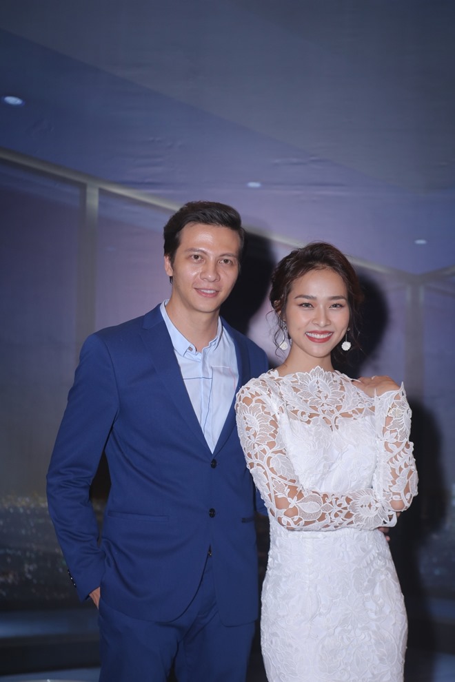 Huỳnh Anh, Hoàng Oanh ngồi bên nhau thân mật hậu chia tay - 11