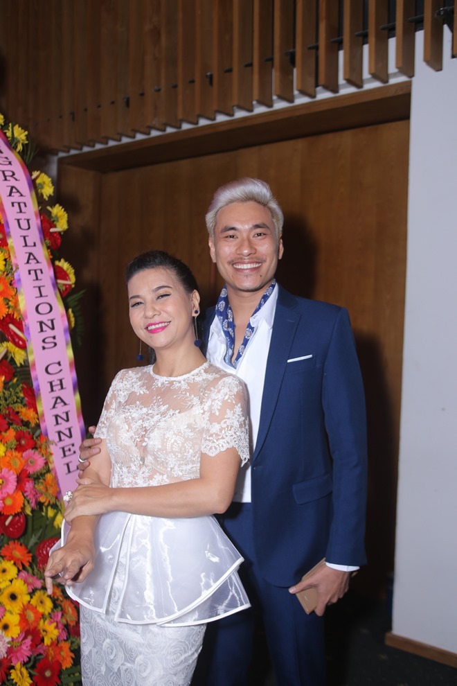 Huỳnh Anh, Hoàng Oanh ngồi bên nhau thân mật hậu chia tay - 9