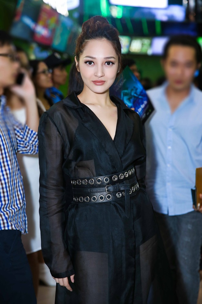 Trường Giang, Nhã Phương tình tứ diện đồ đôi đi xem phim - 8