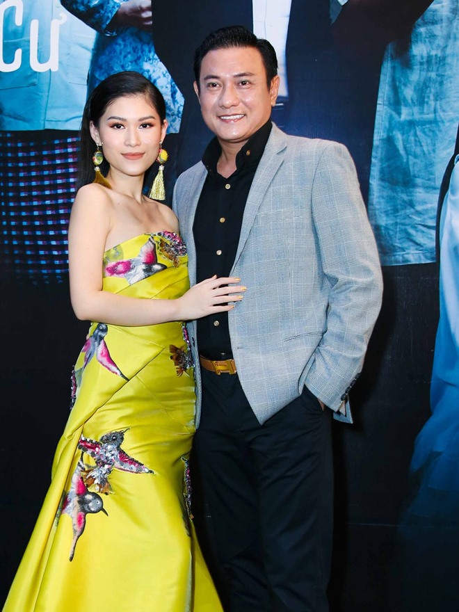 Trường Giang, Nhã Phương tình tứ diện đồ đôi đi xem phim - 5