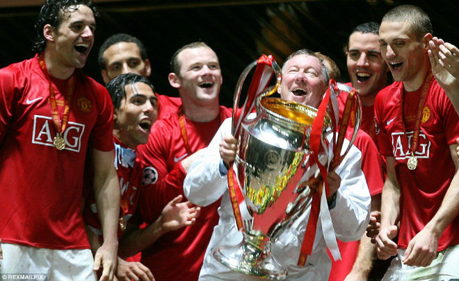 Real hết thời “cối xay” HLV: Biến Zidane thành “Sir Alex mới” - 2