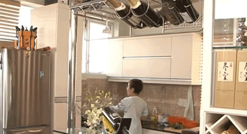 Cát-xê Hoài Linh, Việt Hương thế nào sau thời chỉ mua đủ ổ bánh mỳ? - 4