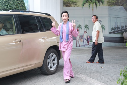 Cát-xê Hoài Linh, Việt Hương thế nào sau thời chỉ mua đủ ổ bánh mỳ? - 7