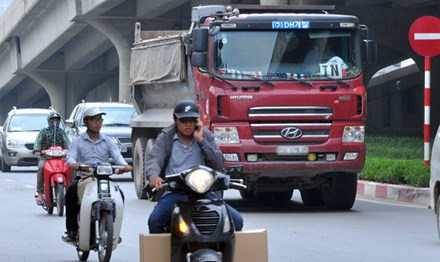 Mua bán “logo xe vua”, thu gần 23 tỷ đồng - 1