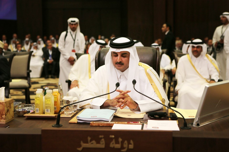 Bị phong tỏa bốn bề, Qatar vẫn giàu nhất thế giới - 1