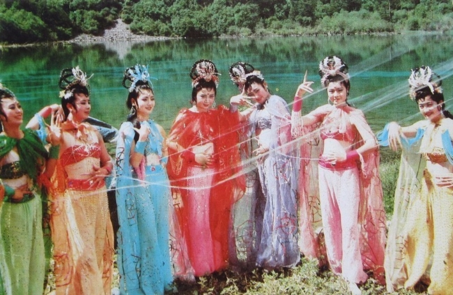 Hậu trường cảnh quay 7 nhện tinh "nhả tơ" bắt Đường Tăng.