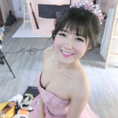 "Người yêu" Đan Trường diện bikini giỡn sóng khiến anh em "gục ngã" - 8