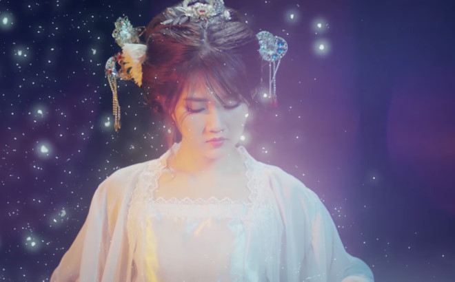 "Người yêu" Đan Trường diện bikini giỡn sóng khiến anh em "gục ngã" - 5