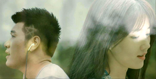 "Người yêu" Đan Trường diện bikini giỡn sóng khiến anh em "gục ngã" - 7