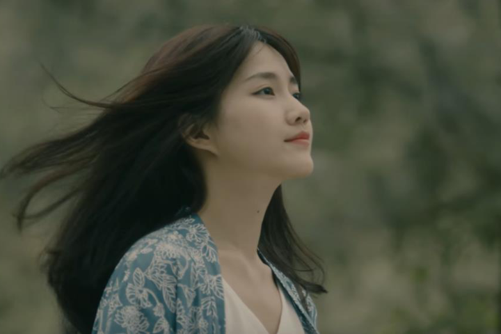 "Người yêu" Đan Trường diện bikini giỡn sóng khiến anh em "gục ngã" - 8