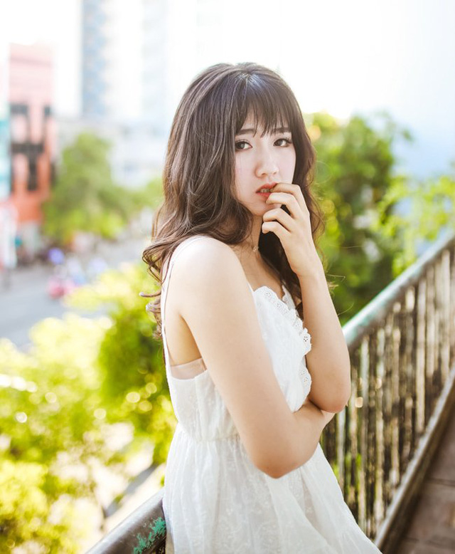 "Người yêu" Đan Trường diện bikini giỡn sóng khiến anh em "gục ngã" - 11