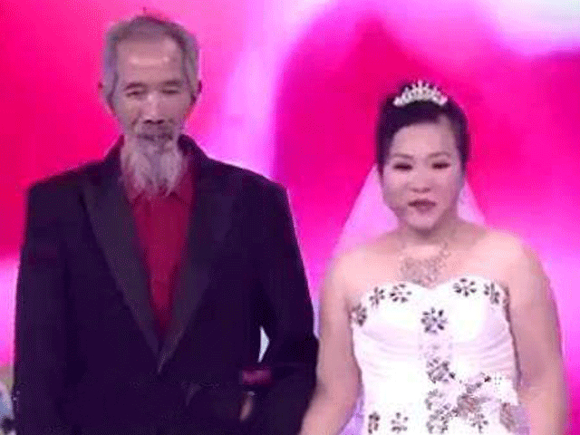 Hot nhất tuần: Cô gái 28 tuổi kết hôn với ông già lọm khọm gây sốc