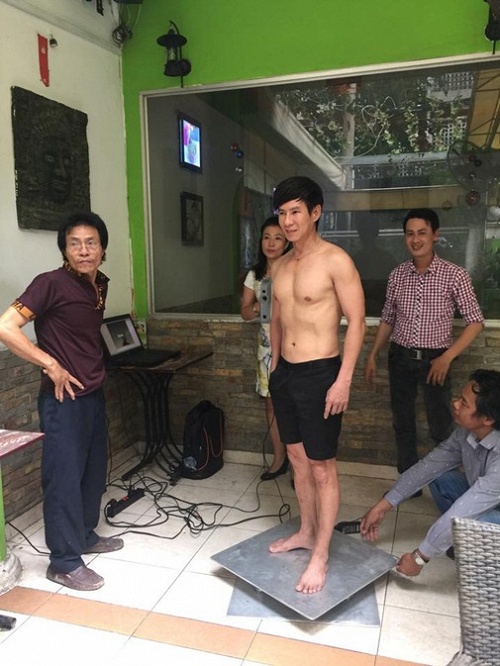 Ngấp nghé U50, ngoài Đan Trường, Hoài Linh cũng là "soái ca" cơ bắp - 7