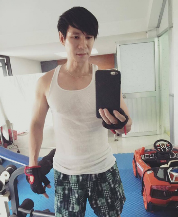 Ngấp nghé U50, ngoài Đan Trường, Hoài Linh cũng là "soái ca" cơ bắp - 8