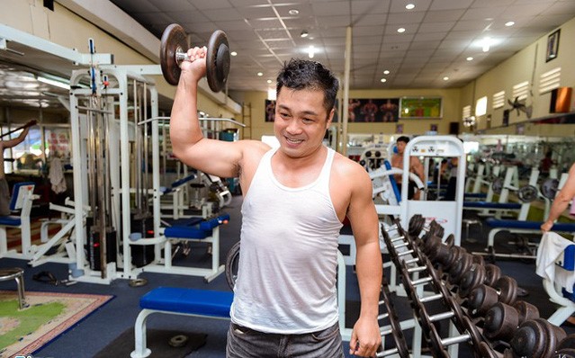 Ngấp nghé U50, ngoài Đan Trường, Hoài Linh cũng là "soái ca" cơ bắp - 10