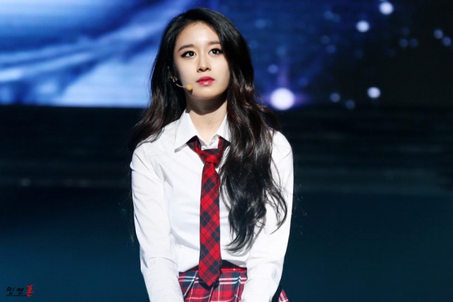 Mỹ nữ lạm dụng livestream: Người hớ hênh muối mặt, kẻ bị chửi gạ tình - 6