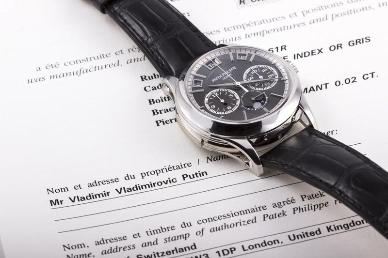 Đồng hồ của ông Putin được bán đấu giá 36 tỷ đồng? - 1