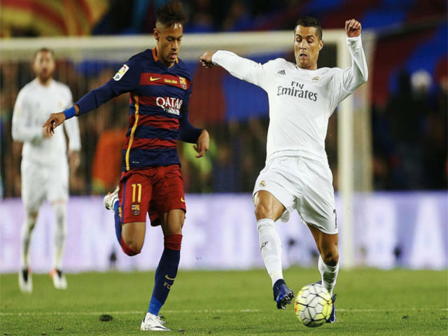 Ronaldo bằng nửa giá Neymar: Chuyên gia “điên rồ”, báo thân Real phản bác