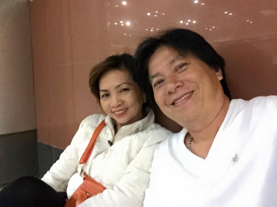 Khánh Thi bị "soi" khi đứng cạnh bố mẹ chồng trẻ đẹp giàu có - 14