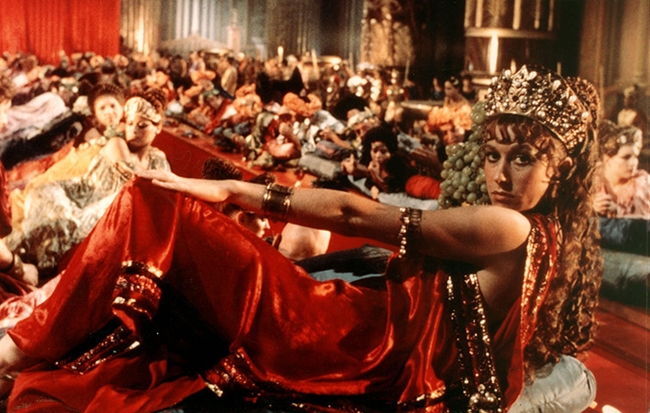 “Caligula” 1979 là bộ phim tràn ngập cảnh nóng.