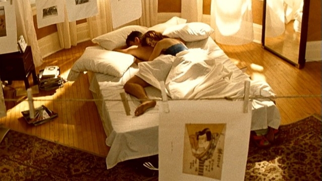 Cảnh nóng trong bộ phim tâm lý lãng mạn “Lie with me” 2005 nhận được nhiều lời khen ngợi vì góc quay nghệ thuật và tinh tế.