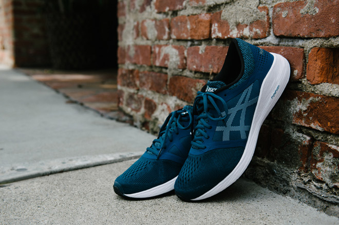 ASICS RoadHawk FF - Sự kết hợp hoàn hảo giữa tốc độ và phong cách - 1