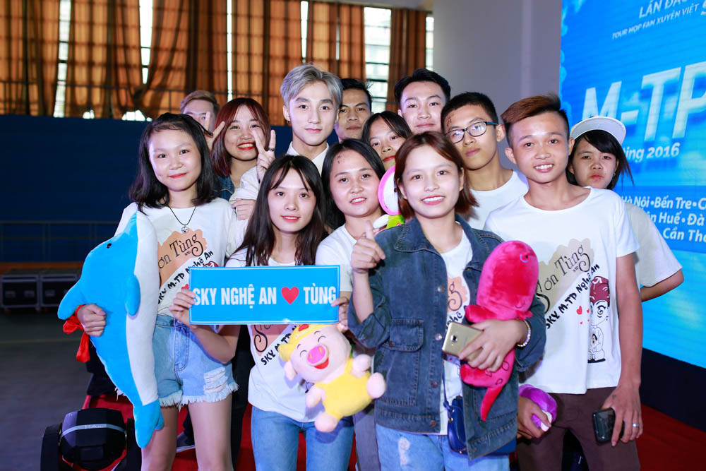 Trường Giang phải nhìn phong thái của Sơn Tùng nếu không muốn bạn gái ghen - 9