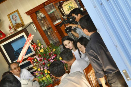 Hoa hậu Mỹ Linh, Thu Thảo cát-xê cao ngất vẫn ở nhà tập thể, căn hộ đơn sơ - 15