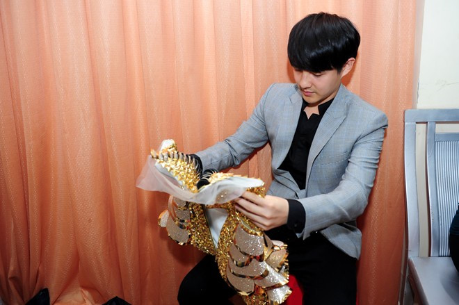 Khâu áo, đút cơm, Trường Giang hay Ông Cao Thắng "nịnh đầm" giỏi hơn? - 3