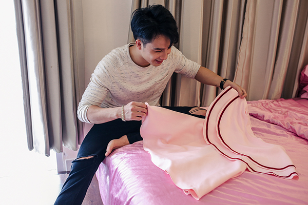 Khâu áo, đút cơm, Trường Giang hay Ông Cao Thắng "nịnh đầm" giỏi hơn? - 5