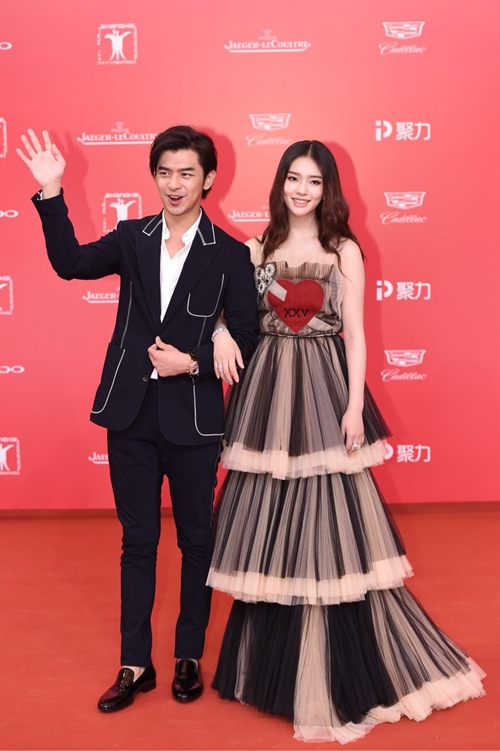 Lưu Diệc Phi đẹp lấn át Châu Tấn, Dương Mịch trên thảm đỏ - 12