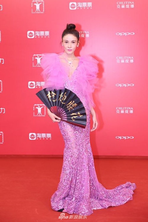 Lưu Diệc Phi đẹp lấn át Châu Tấn, Dương Mịch trên thảm đỏ - 13