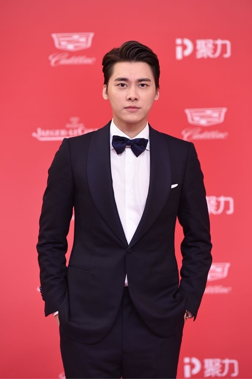 Lưu Diệc Phi đẹp lấn át Châu Tấn, Dương Mịch trên thảm đỏ - 14