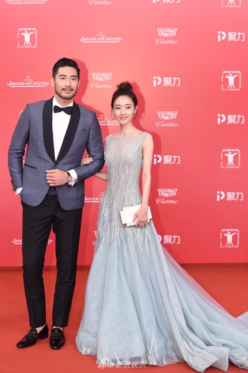 Lưu Diệc Phi đẹp lấn át Châu Tấn, Dương Mịch trên thảm đỏ - 8