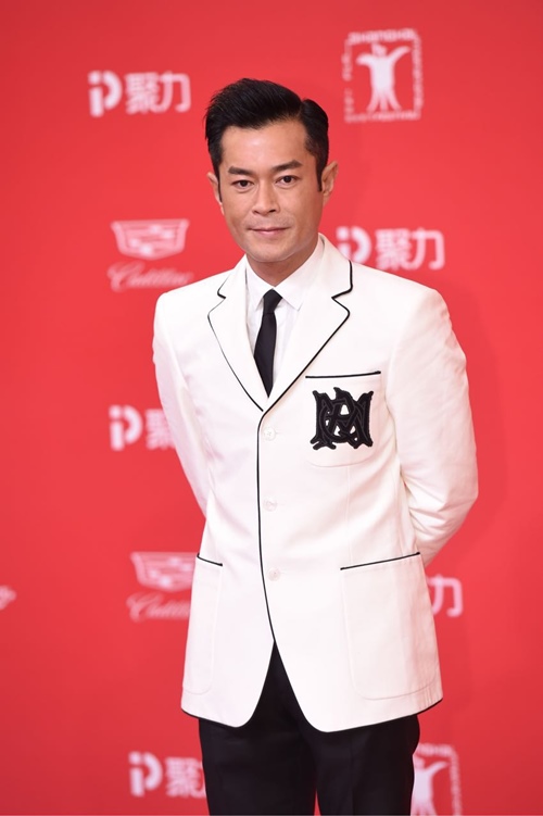 Lưu Diệc Phi đẹp lấn át Châu Tấn, Dương Mịch trên thảm đỏ - 9