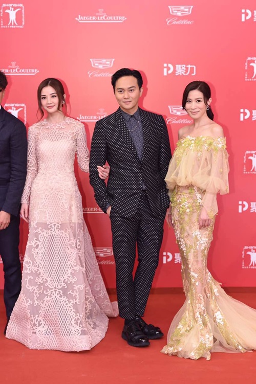 Lưu Diệc Phi đẹp lấn át Châu Tấn, Dương Mịch trên thảm đỏ - 10