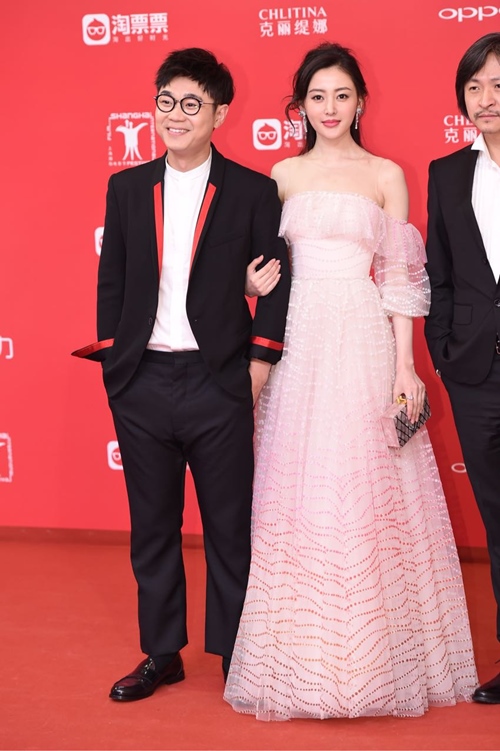 Lưu Diệc Phi đẹp lấn át Châu Tấn, Dương Mịch trên thảm đỏ - 11