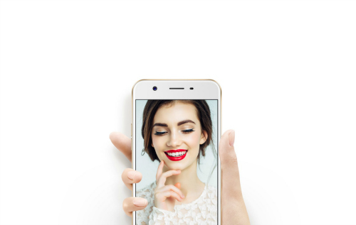 Những smartphone selfie “ảo tung chảo”, giá dưới 6 triệu đồng - 1