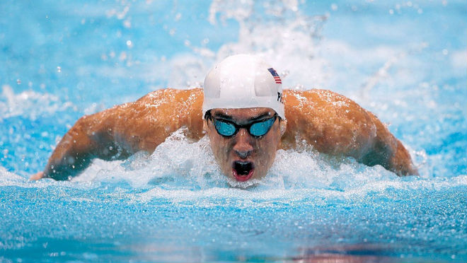 Michael Phelps đối đầu cá mập trắng bên đường đua “chết chóc” - 1