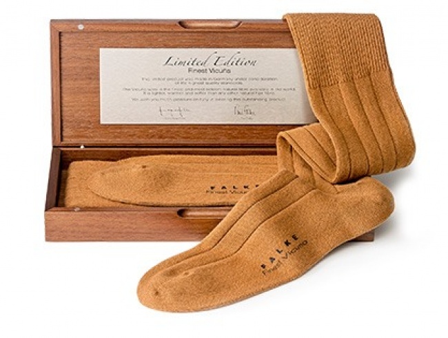 Chuyện khó tin: Cuộn giấy vệ sinh giá hơn 35 tỷ, đắt nhất Hệ Mặt trời - 9