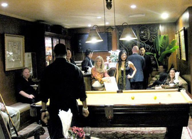 Thực hư bên trong biệt thự của 2 hoa hậu "giàu nhất Việt Nam" - 13