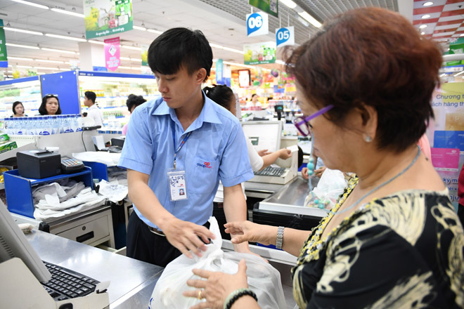 Đi siêu thị Co.opmart mua &#34;sữa xanh, mỹ phẩm xanh&#34; giảm giá - 1