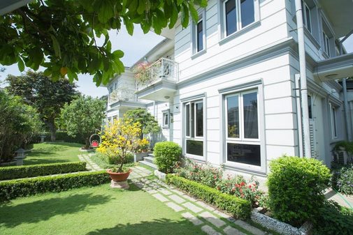 Độ giàu của Hồ Quỳnh Hương hay Hari Won khiến fan "nể" hơn? - 7