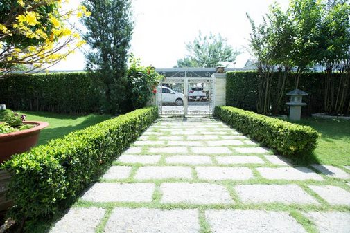 Độ giàu của Hồ Quỳnh Hương hay Hari Won khiến fan "nể" hơn? - 8