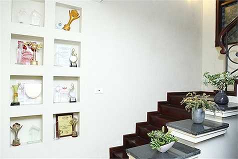 Độ giàu của Hồ Quỳnh Hương hay Hari Won khiến fan "nể" hơn? - 12