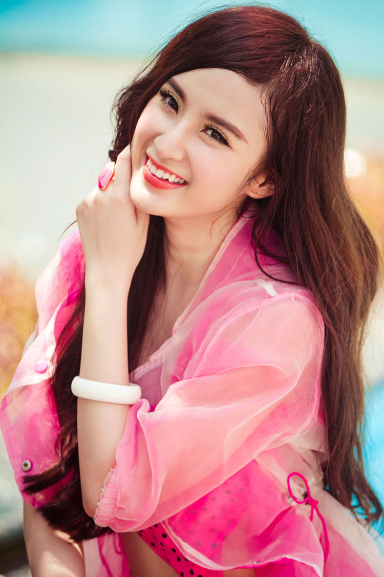 Angela Phương Trinh, Hương Tràm bị nhắn tin "gạ tình" và phản ứng đáng nể - 4